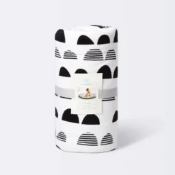 Round Activity Playmat Scallop - Cloud Island™ Black/White -Cloud Island Outlet Store GUEST 67467ea3 4206 4690 a1fc a598e3fa042d