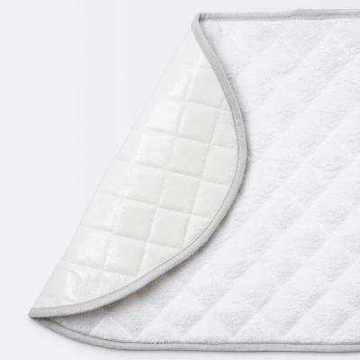 Changing Pad Liner White With Gray Edge - Cloud Island™ 3pk 2 Changing Pad Liner White With Gray Edge - Cloud Island™ 3pk - Image 2